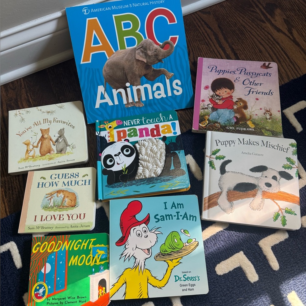 8 like new Children's Books Goodnight Moon, Dr. Seuss, ABC